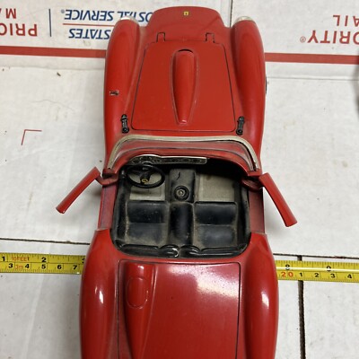 Burago 1/18 Ferrari 250 Testa Rossa 1957- red bburago 3007