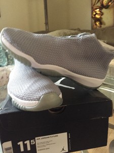 jordan future size 7