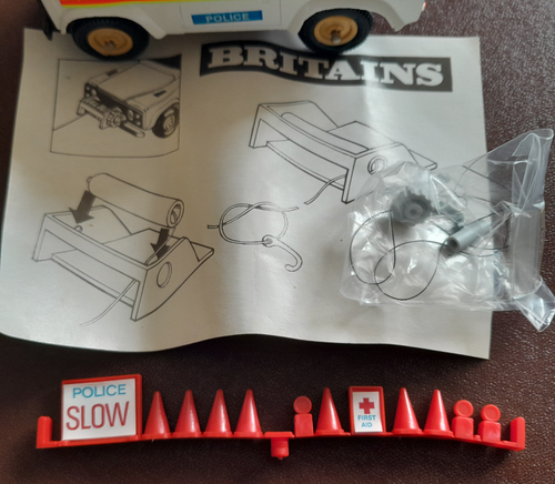 Britains 9917 Landrover Defender 90 SWB Police - Cones and Winch - Original Box - 第 16/16 張圖片