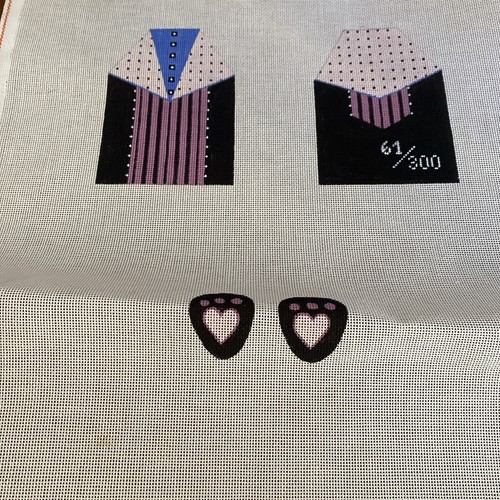 ts designs needlepoint Handpainted Canvas 61/300 Car Paws Outfit Parts Heart Pin - Picture 3 of 5