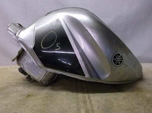 1989 and Up Yamaha FZR1000 Gas Tank - Picture 3 of 10