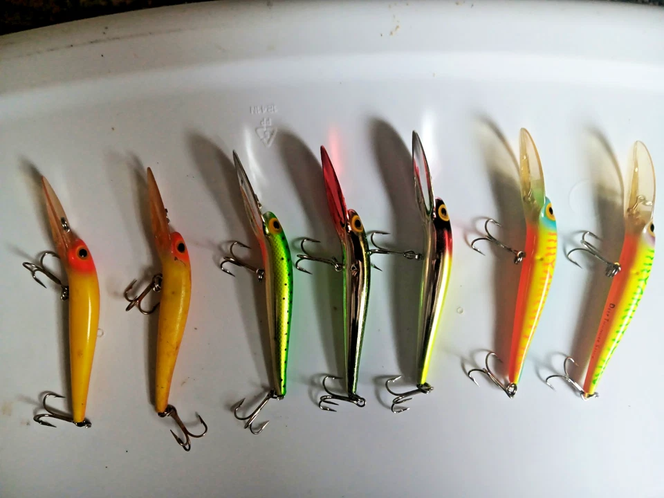 Pre Rapala Storm Thunder ticks and Shad Raps 1990's Never Used 27 baits - Image 3 of 4