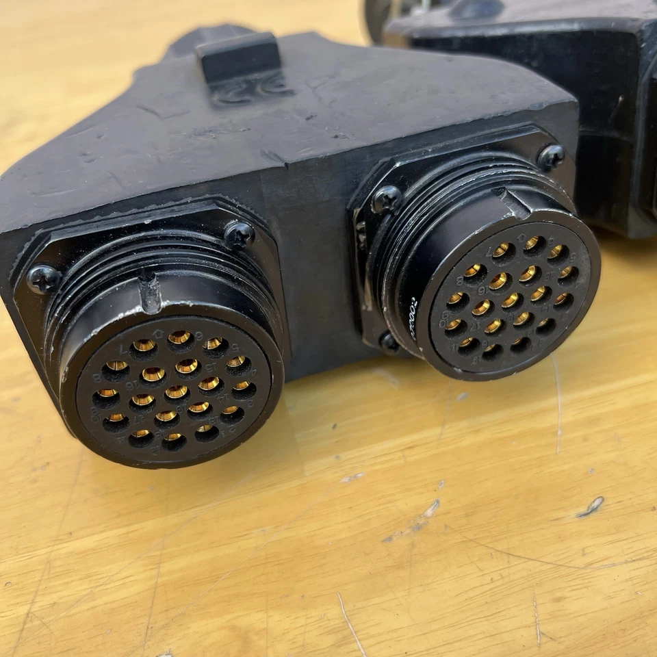 19 Pin 6-Circuit Splitter, (1) 19-Pin Inlet with (2) 19 Pin Twofer Multi Lot 2 - Image 2 of 4