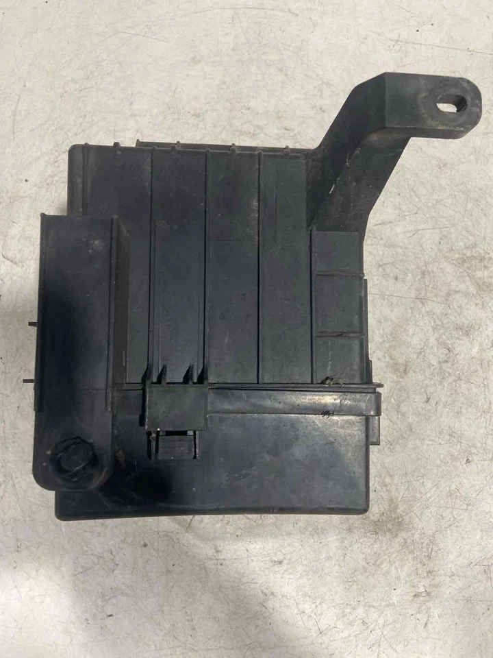 13 14 15 16 17 18 19 20 21 NISSAN NV 200 Engine Fuse Box — 第 3/4 张图片
