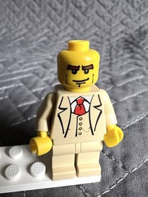 LEGO Minifigure Studios Gent (Set 1380 -81 -82) Vampire's Crypt Scary Lab hrf002