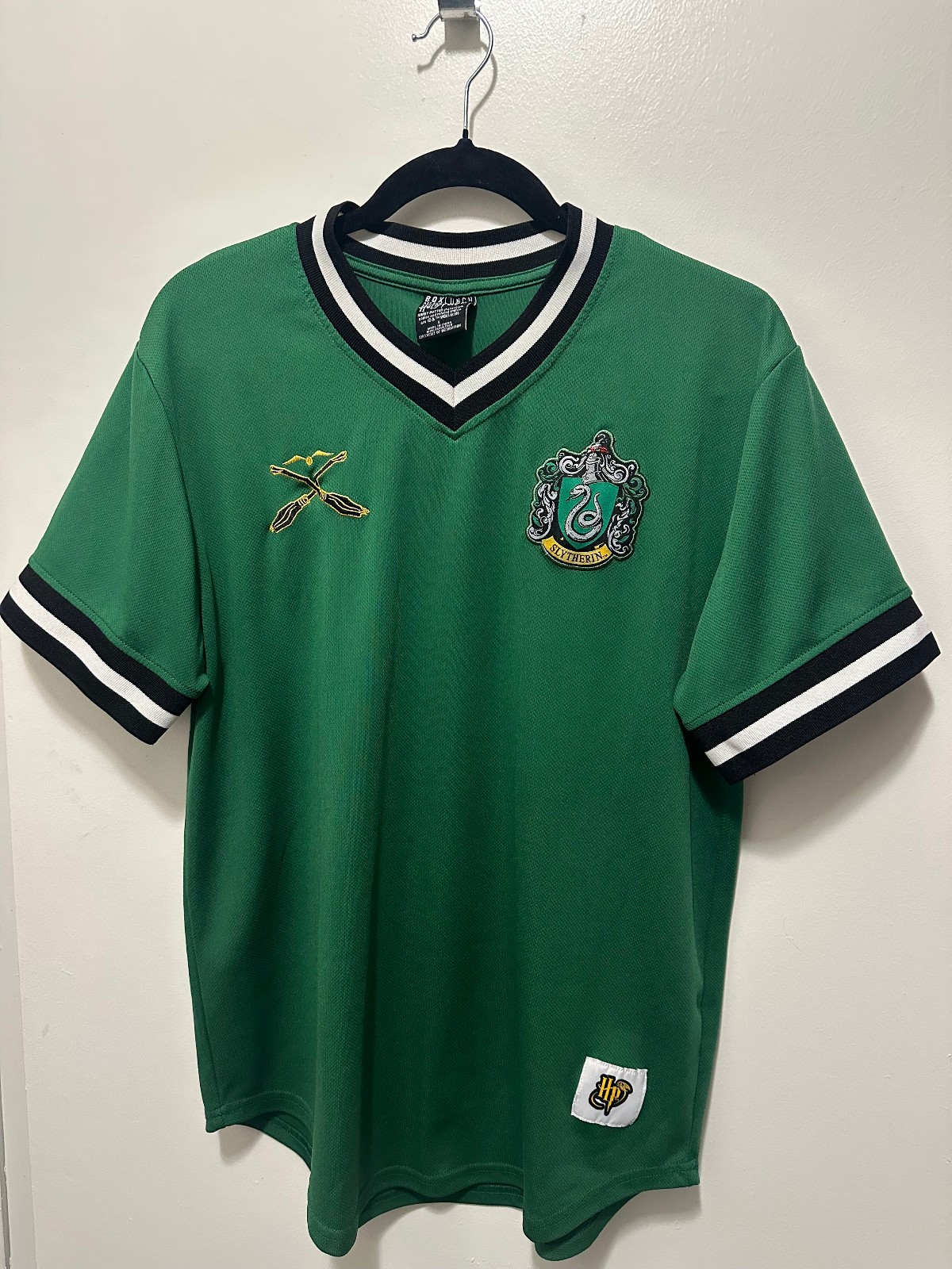 BoxLunch x Harry Potter v-neck jersey mens large