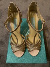 Betsey Johnson Women's SB-Tee Dress Sandals Heels Pump sz 7 Champagne