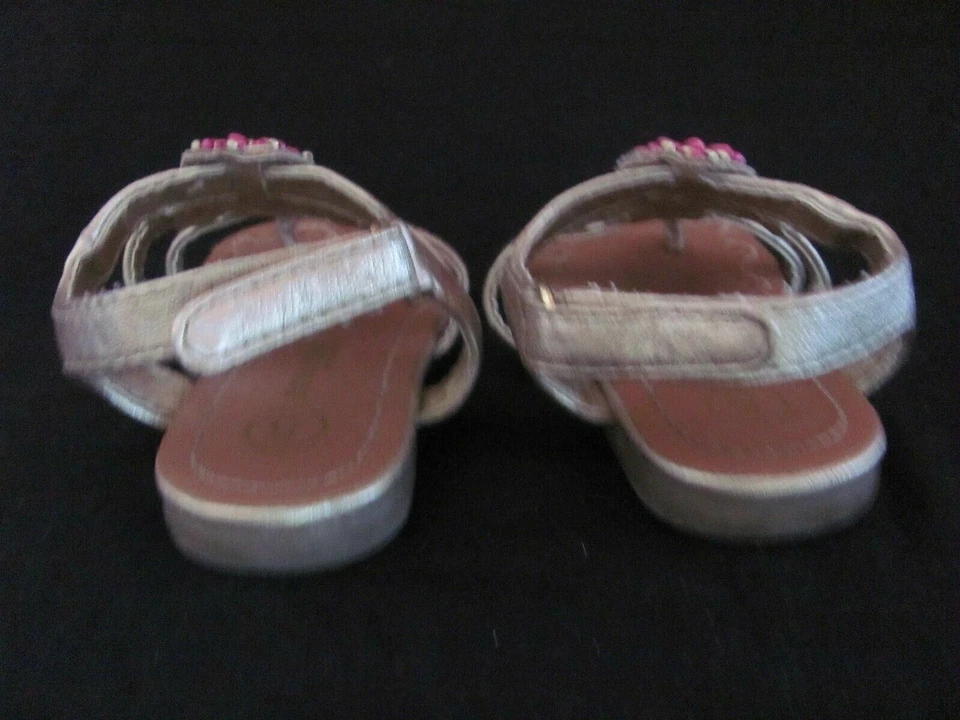 Sandálias infantis genuínas de ouro rosa com miçangas tamanho 5 - Imagem 4 de 4