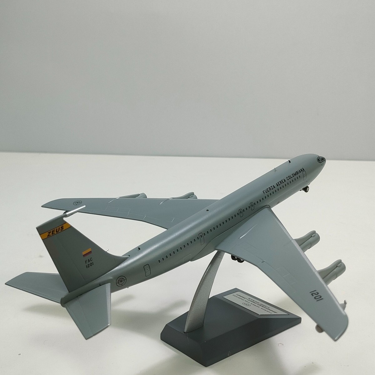 航空機・ヘリコプター INFLIGHT200 FUERZA AEREA 707-300 INFLIGHT 200 FUERZA AEREA COLOMBIAN BOEING 707-300