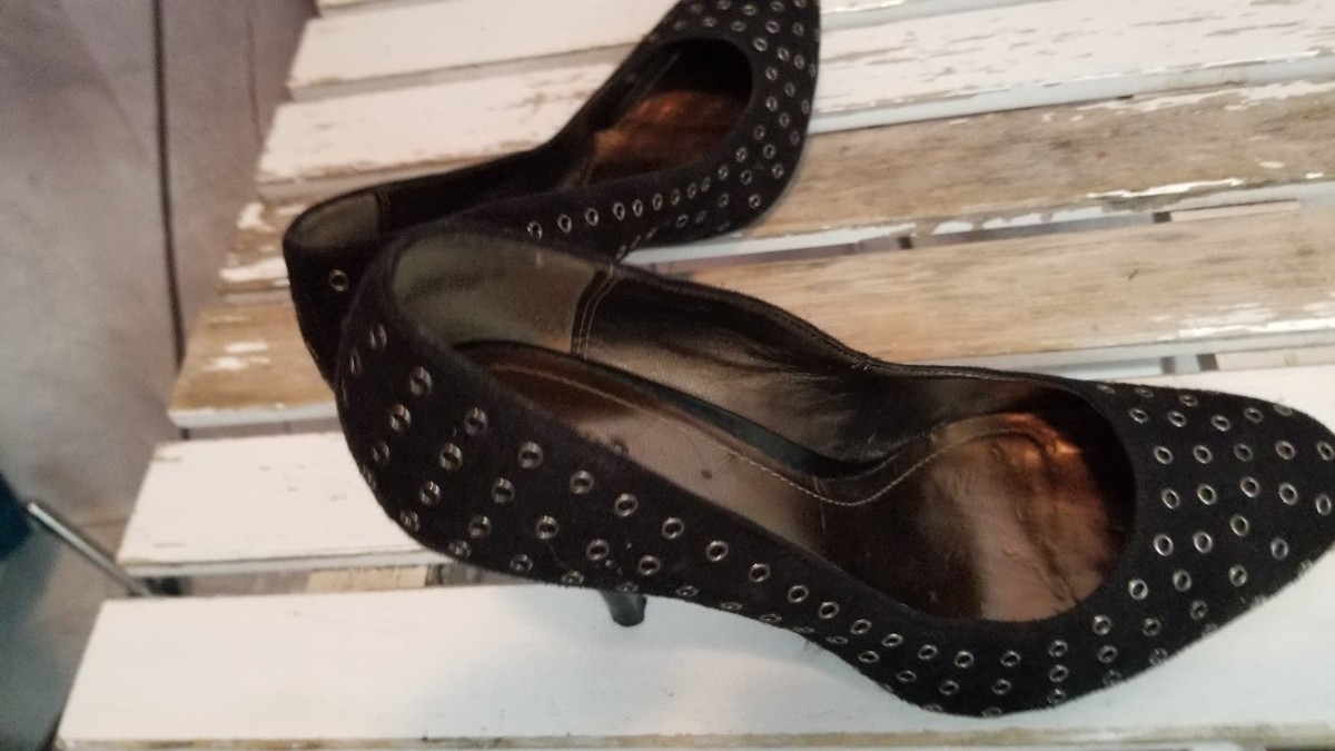 Talons aiguilles en cuir verni noirs : talons hauts classiques pour femmes - France