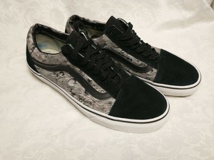 vans moon