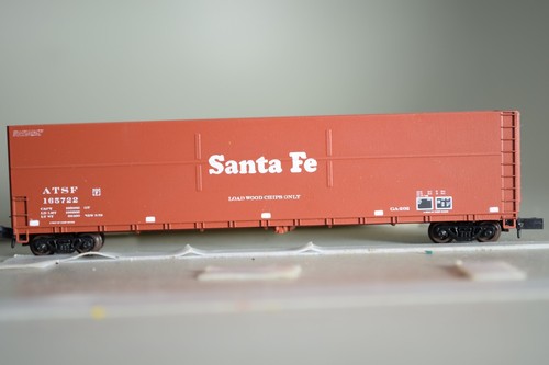 64003 Escala N CARRO ASTILLADO MADERA DE LUJO ATSF SF SANATA FE | Condition: Used