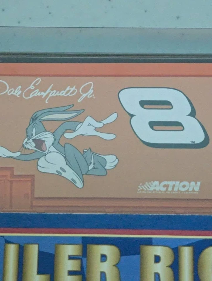 Plataforma de remolque WINNERS CIRCLE 2002 DALE WINHARDT JR. #8 Looney Tunes Bugs & Tazz Foto 4 de 4