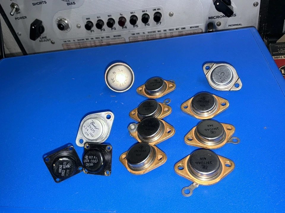 Lot of 12 transistor (7) TI 2N1046 & (2) TI 2N389 & Bendix 2N375 &2N277 &2N1146B - Image 2 of 4