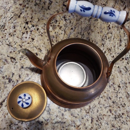 Vintage Copper Tea Kettle w/ blue porcelain handle and knob - Picture 3 of 7