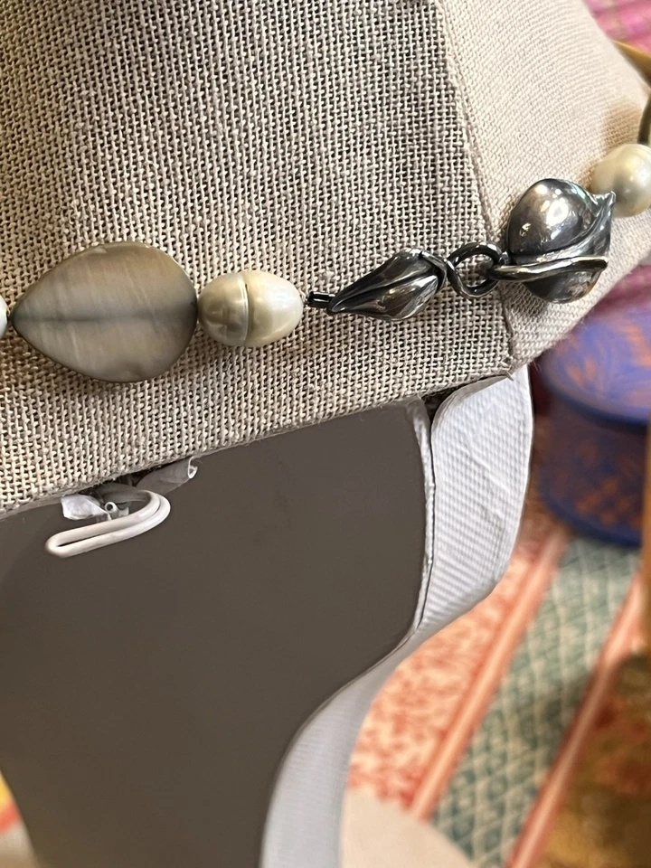 Shell And Freshwater Pearl Necklace And Earring Set With Sterling Findings - Image 3 of 4