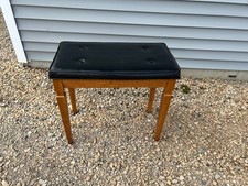 Vintage Organ Bench Measures 25in W x 22in T x 13in D MAKE OFFER 