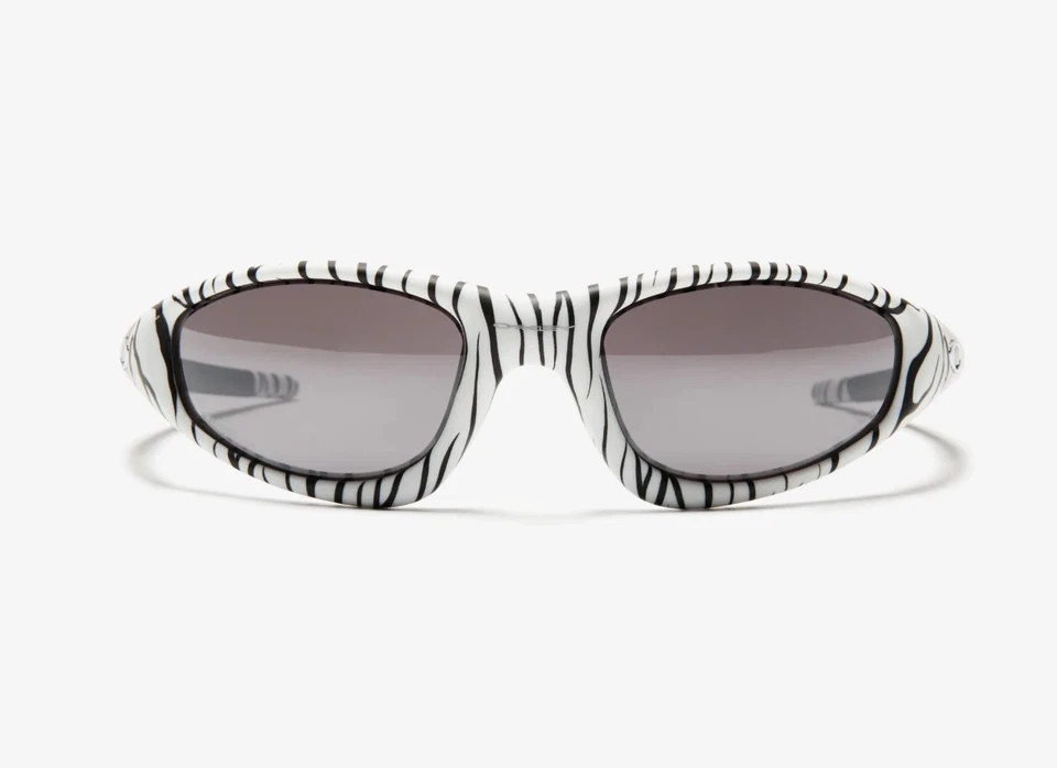 Chaqueta Oakley Eye 99 Undefeated Undftd Bengal con Prizm Black 9505-04 Limited 200 Foto 2 de 4