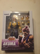 Bandai SH Figuarts Street Fighter Akuma Gouki Action Figures