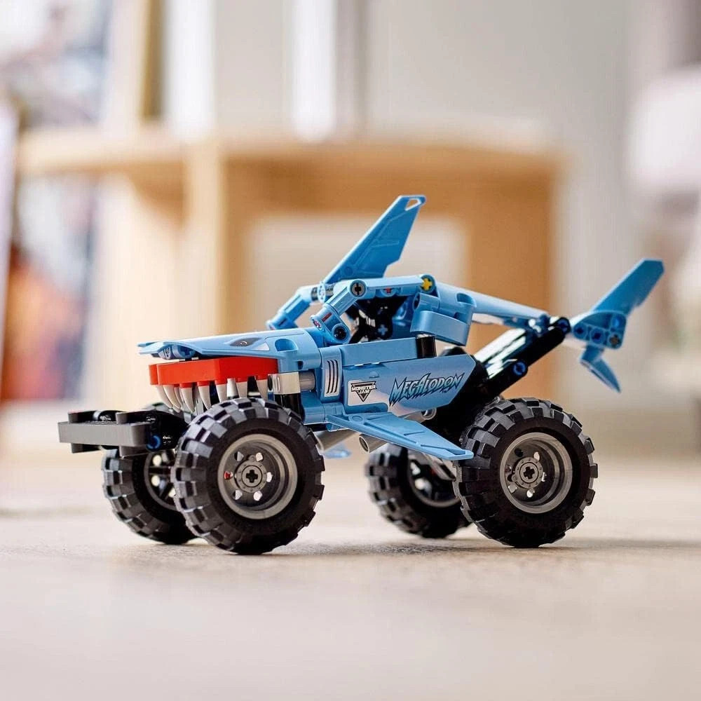 NEW - Lego Monster Jam&nbsp;Megalodon 2 in 1 TECHNIC (42134) Shark Pull Back Truck