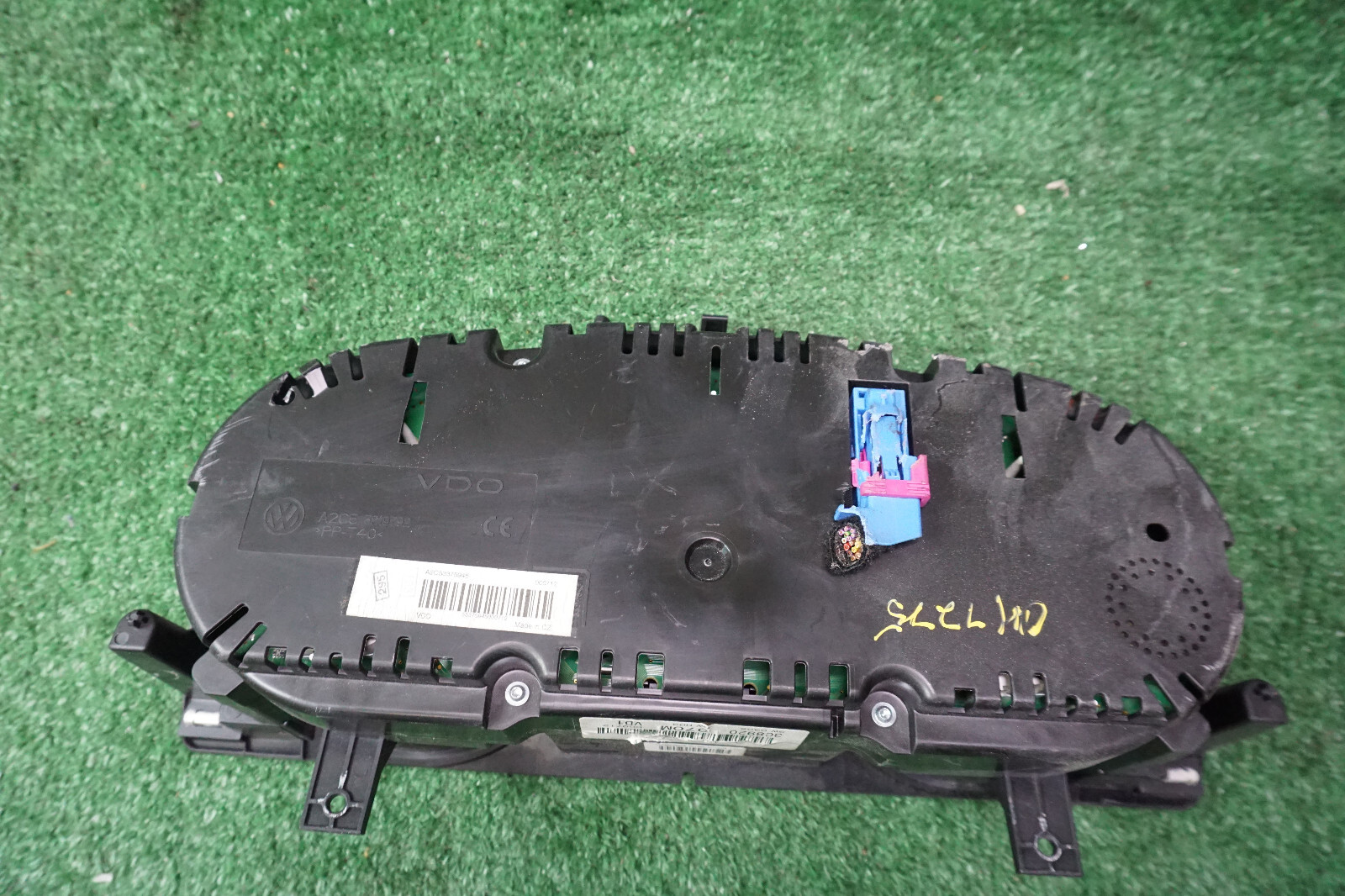 2015 - 2018 Volkswagen PASSAT Speedometer Cluster OEM A2C53219792 