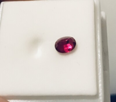 RARE ! RUBIS BRUT ROUGE POURPRE DE MADAGASCAR DE 4,05 CARATS ★★ p354.135T