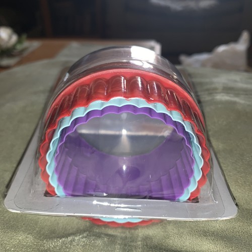 Biscuit Cutter. 3 Pack New Sealed. Easy Grip Rings. Free Shipping. - 第 2/3 張圖片