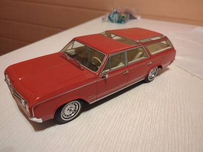 1/18 Oldsmobile Vista Cruizer  - Bos