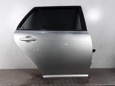 Porte arrière et accessoires Toyota AVENSIS