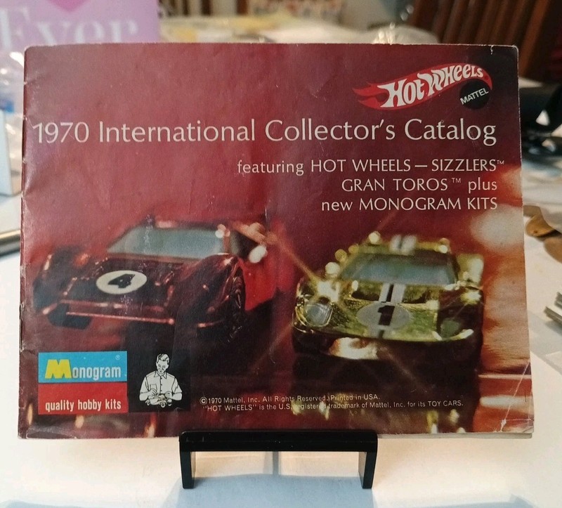 1970 HOT WHEELS INTERNATIONAL COLLECTORS CATALOG ORIGINAL COMPLETE ONLY ONE!