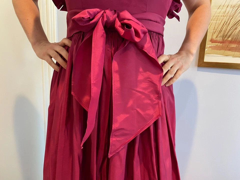 Vintage 80's dress, Gorgeous details, Perfect Holiday dress for parties! - Image 3 of 3