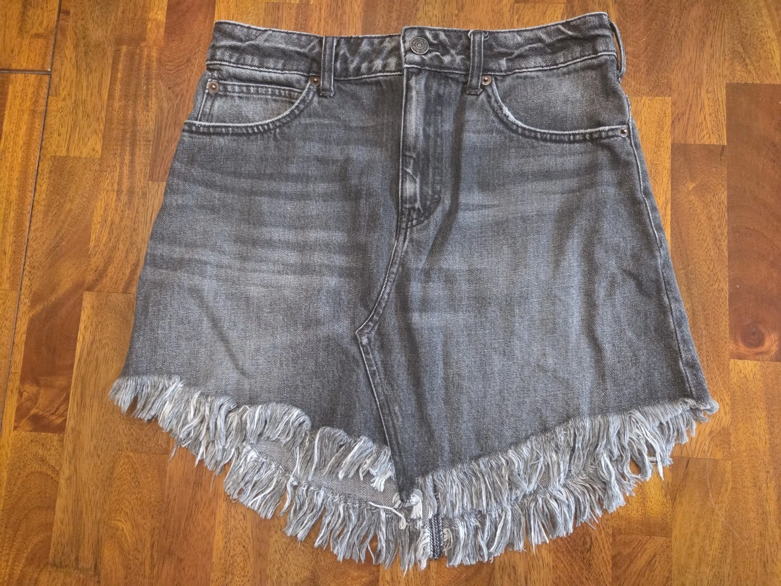 Free People Maverick Charcoal Raw Hem Boho Denim Mini Skirt Size 26