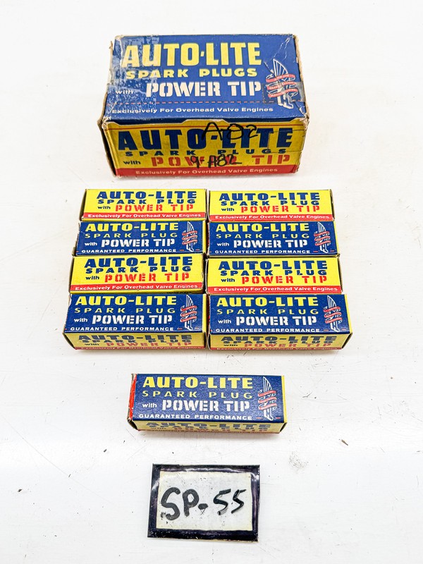 NOS 1950s AUTO-LITE A82 POWER TIP SPARK PLUGS SET OF 9 J18Y CROSS A82 SP-55