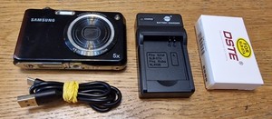 Samsung Digital Camera PL150 12.4MP Selfie Screen Black Tested