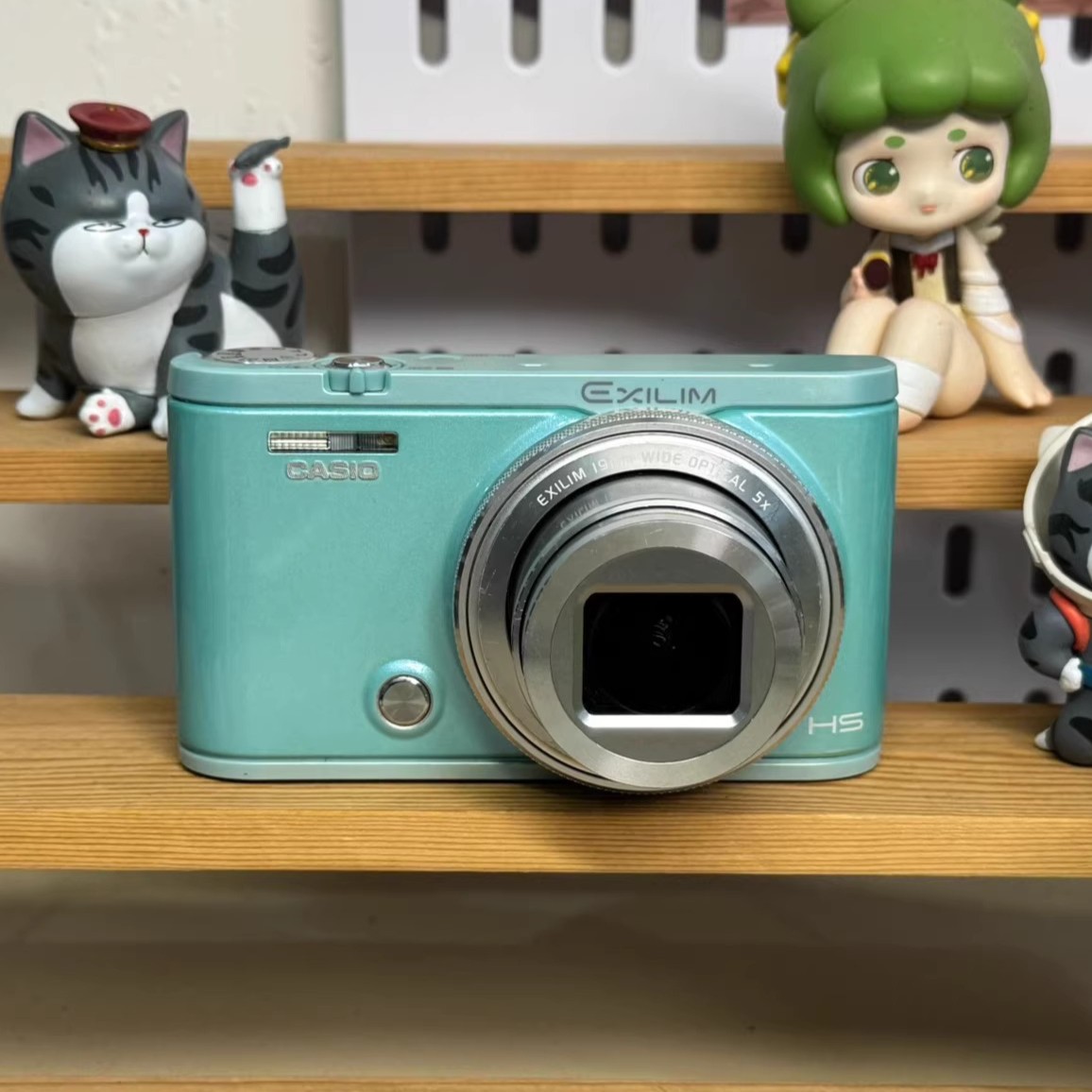 Casio Exilim EX-ZR5000 Digital Camera green - 12.1MP 5x Optical