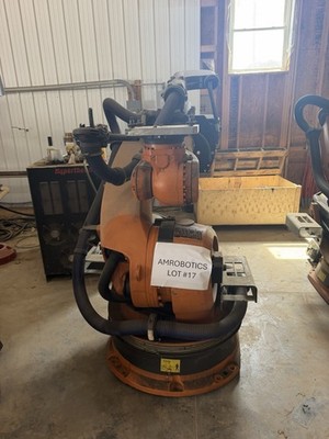 Lot #17 Kuka KR 210-2 2000