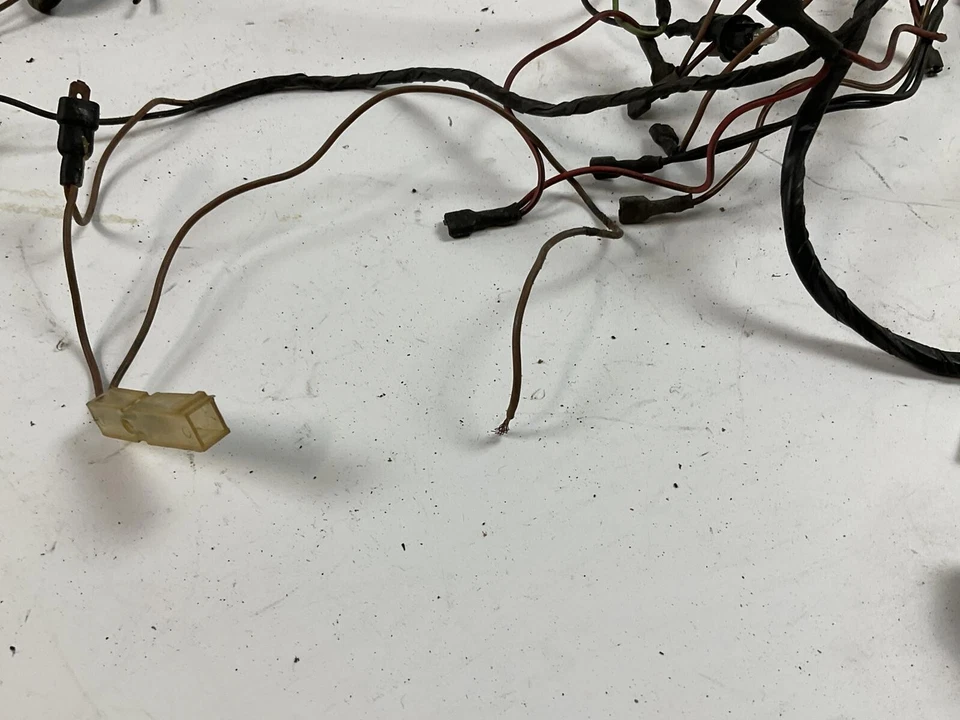 Arnés de cableado del maletero delantero Porsche 911 1978-1983 y 1984 930 91161200214 77853 Foto 3 de 4