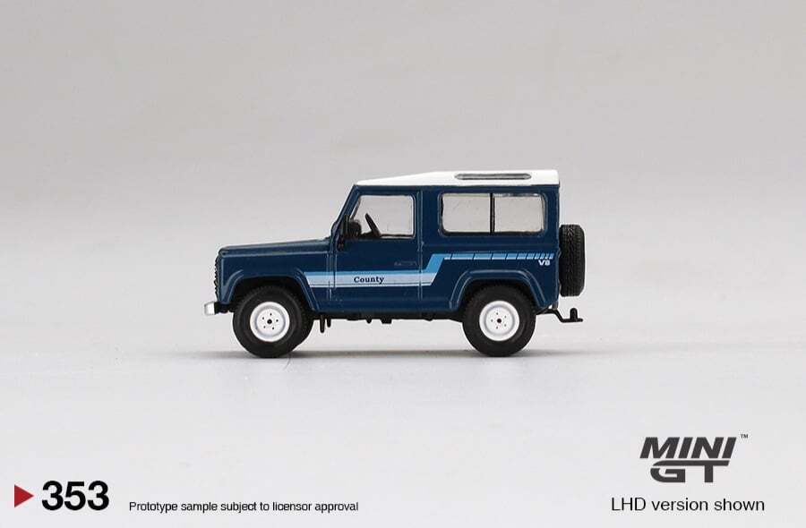 MINI GT Land Rover Defender 110 County #353 (LorR Random delivery
