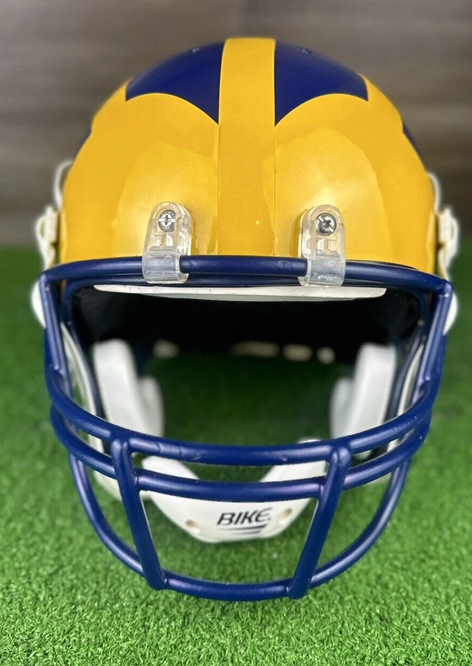 MICHIGAN WOLVERINES Schutt Full Size Adult Medium  Helmet Vintage - Image 3 of 4