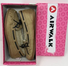 Airwalk Flurry Moc Womens 7 Tan Faux Suede Fur Lined Moccasins Shoes Box 0749