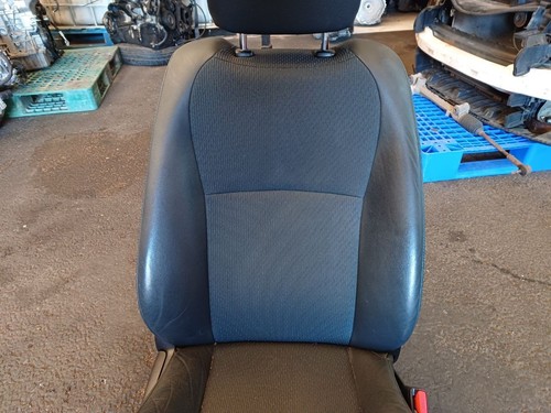 TOYOTA Yaris Hybrid 2012-2014 Front Drivers Side Seat - Picture 4 of 10