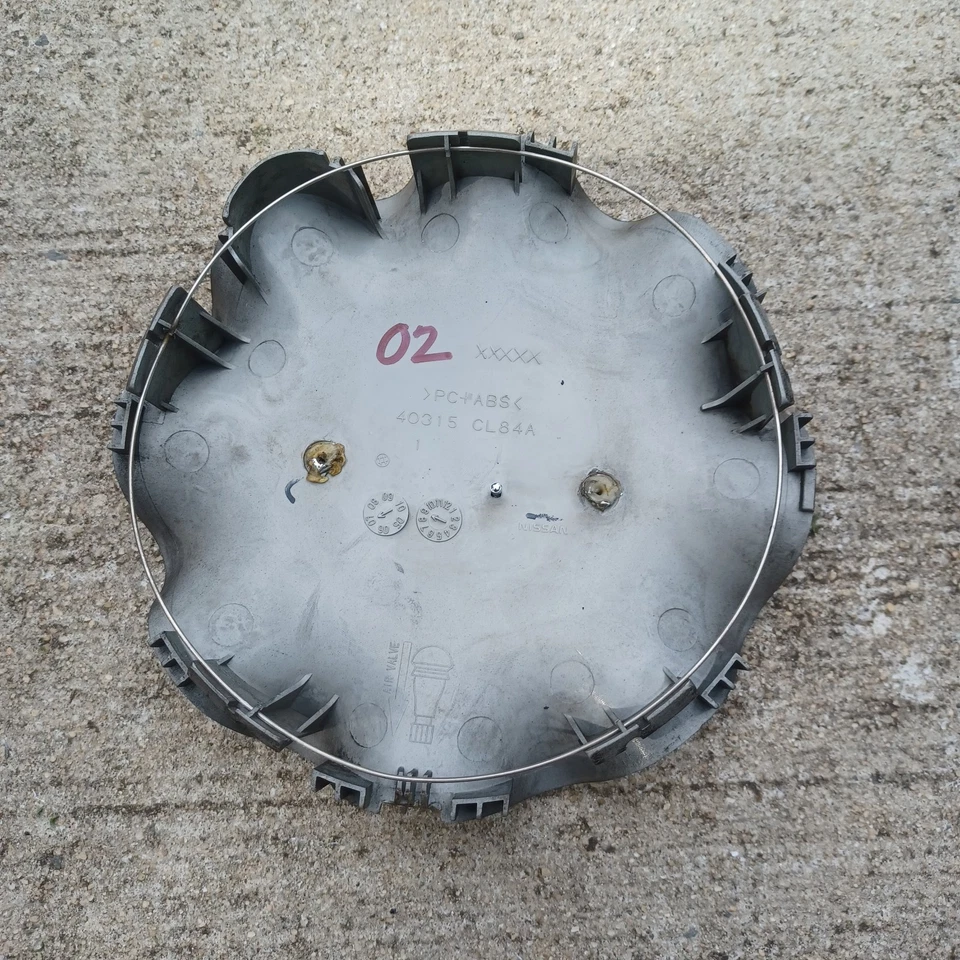 Tapa central Infiniti FX45, Hyper Silver, 2006-2008, parte # 40315 CL84A 02 Foto 3 de 3