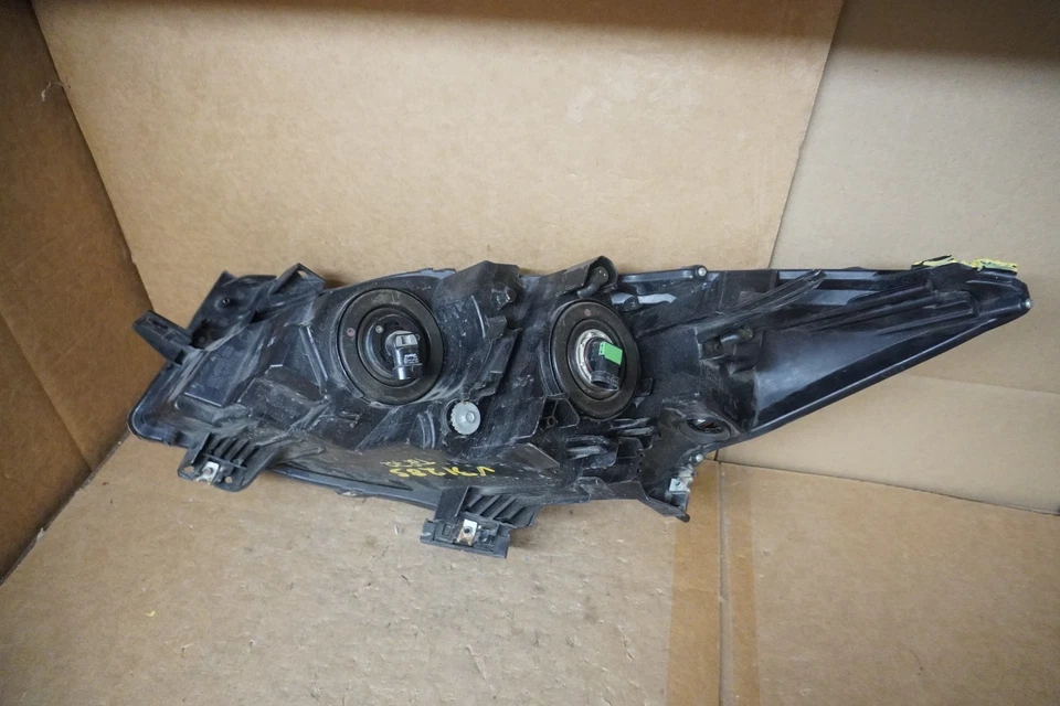 Farol de halogênio do lado direito do passageiro Mazda 3 2010 2011 2012 2013 fabricante de equipamento original BBM451030 - Imagem 2 de 4