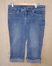 Women's Lee Three Quarter Length Jeans  33" Waist And  19" Length With Turn Ups