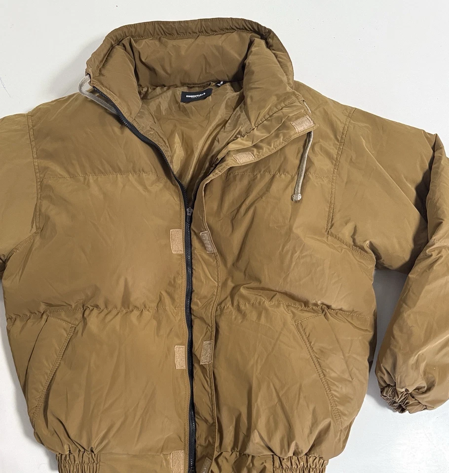 Chaqueta acolchada Fear of God Essentials marrón para hombre talla M nueva con etiquetas rara edición limitada Foto 2 de 4