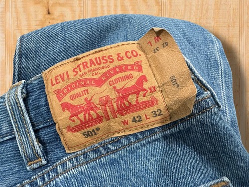 Levis 501 Straight Mens 42W x 32L Medium Wash Blue Button Fly Classic Jeans - Picture 9 of 10