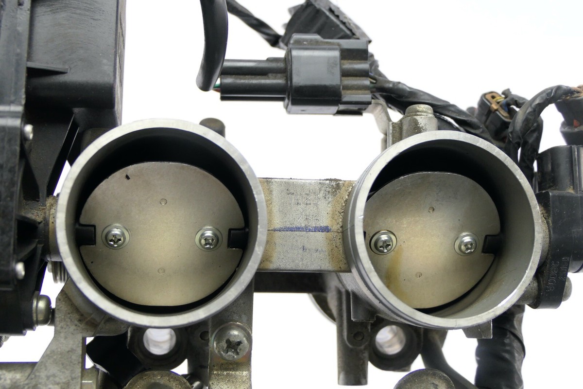Kawasaki GTR 1400 ZGT40A 2007 - Throttle Body Injection
