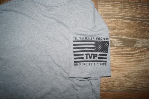 The Valhalla Project Heroes Don't Wear Capes T-Shirt Medium - Picture 4 of 5