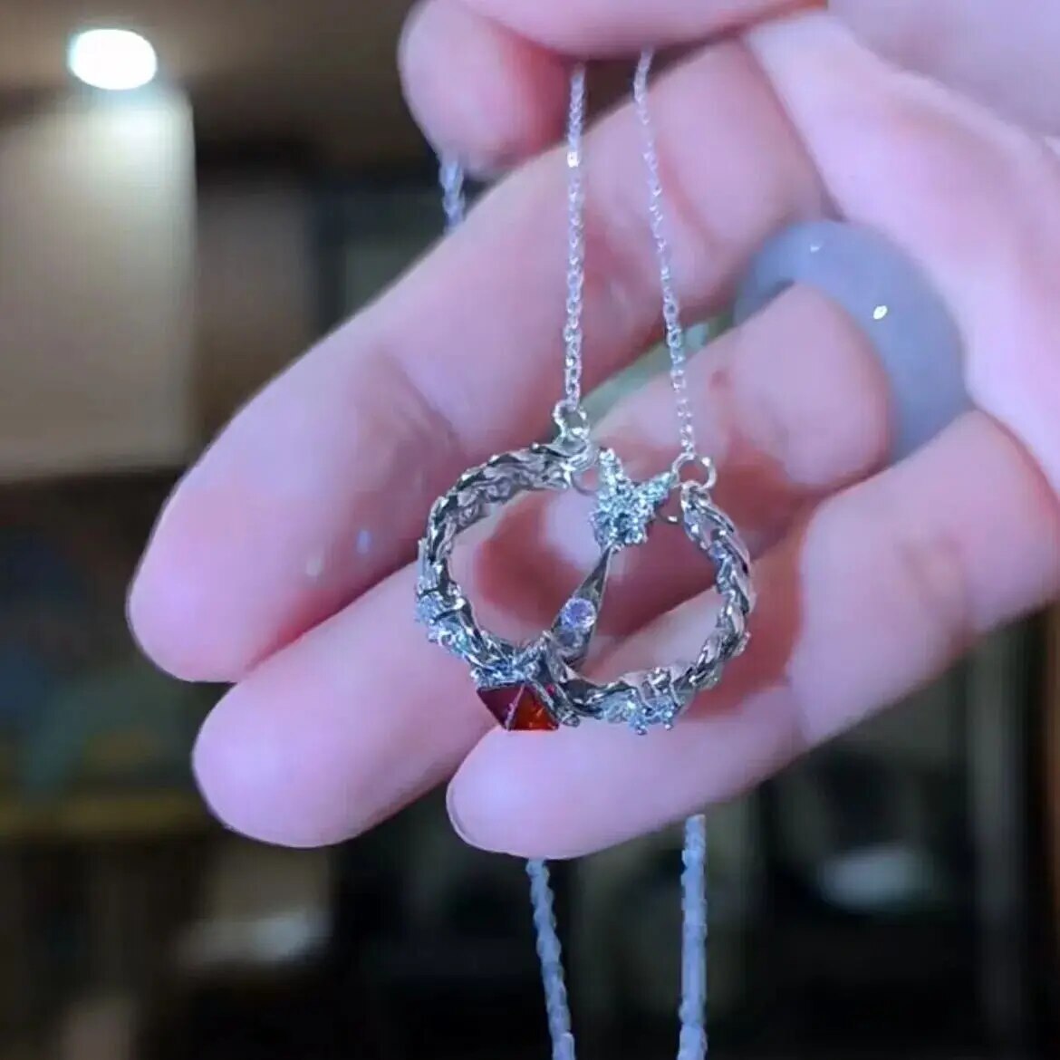 Collier Pendentif Hua Cheng Xie Lian - Tian Guan Ci Fu Anime, Métal Argenté Avec Autocollants Inclus