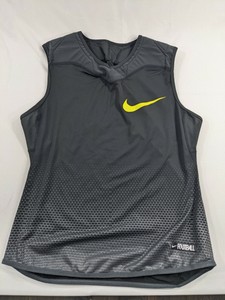 nike padded sleeveless shirt
